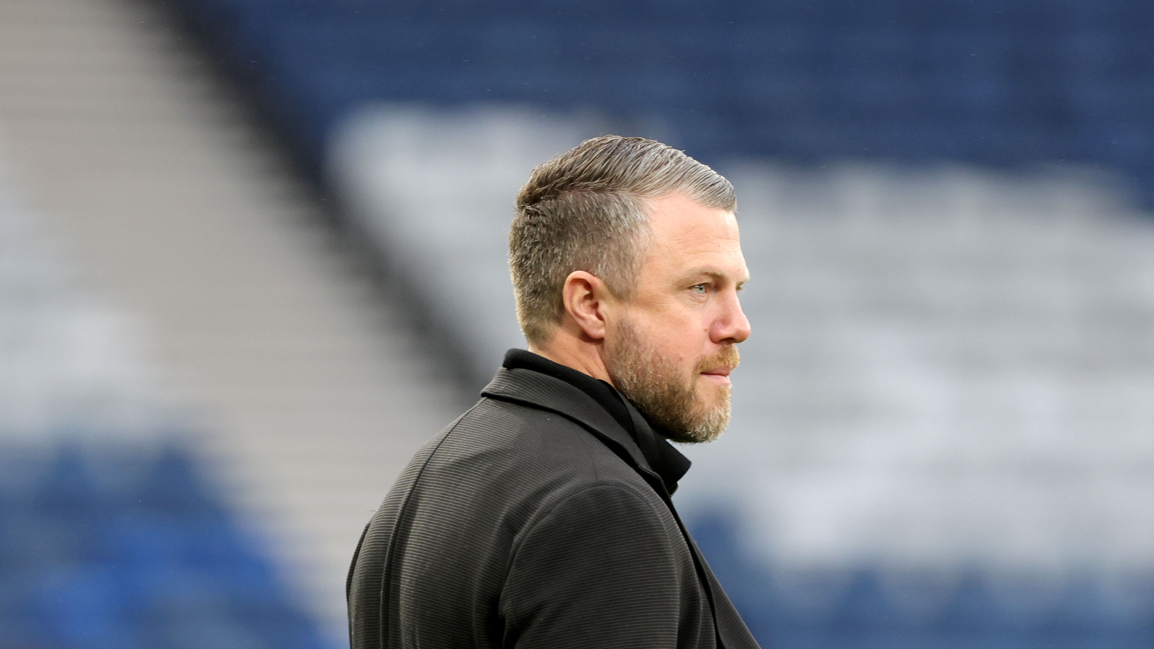 从而在比赛 从而在比赛