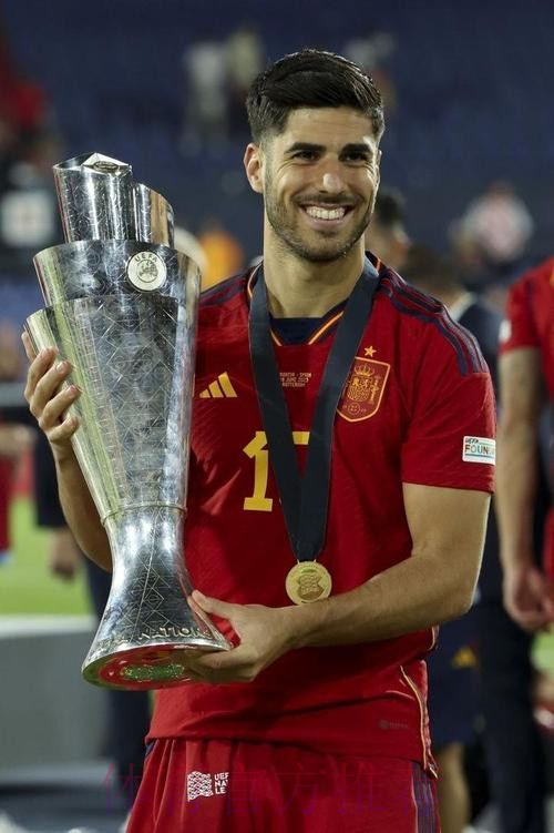 阿森西奥:我会喜欢留在皇马 也想保持连续性并成长